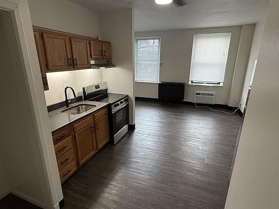 3rd image of 123 E Iowa Ave #5