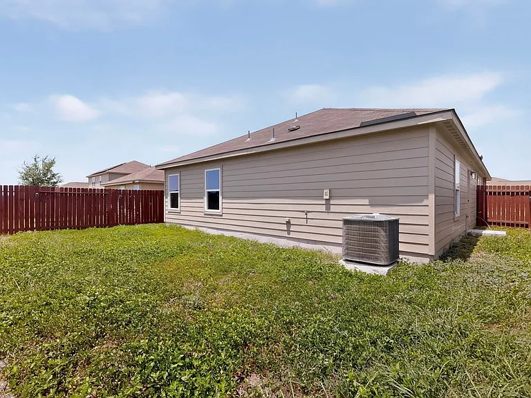 15018 Silver Tree Cv — Photo 40