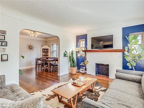 5th image of 17108 Laverne Ave