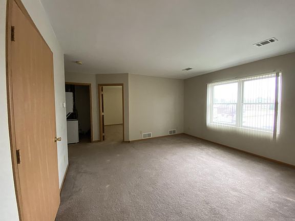 5th image of 101 S Grass St #4