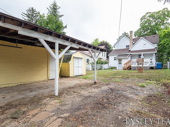 4th image of 947 Tamarack Ave NW