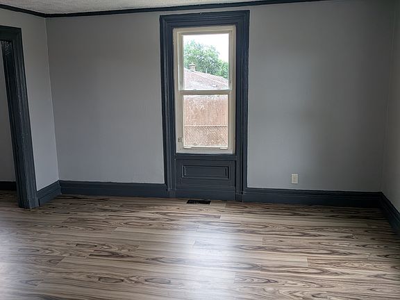 3rd image of 1522 Clifton Ave #1