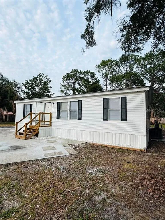 3 bed, 2.0 bath, 1000 sqft, $1,900 — Photo 2