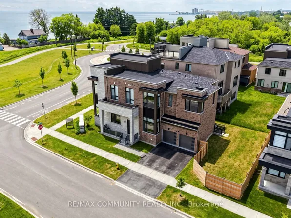 2 Cryderman Ln, Clarington, ON L1C 3K3