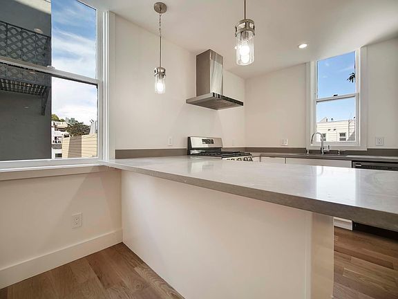 5th image of 1135 Pacific Ave #B