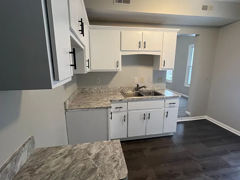 7728 Elton Ave — Photo 9