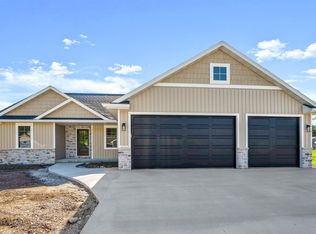 N9033 Southtowne Dr, Menasha, WI 54952