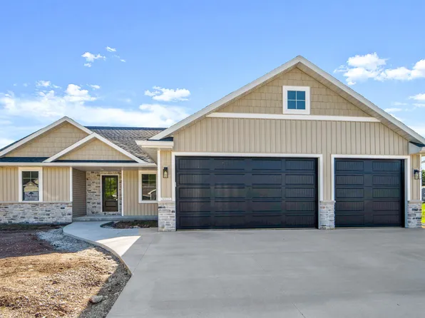 N9033 Southtowne Dr, Menasha, WI 54952