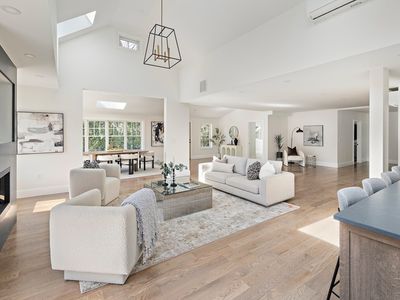 124 Lovejoy Rd, Andover, MA, 01810