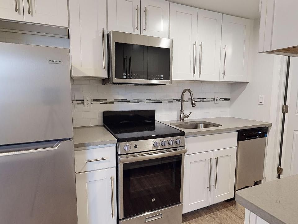 1st image of 178 Roseland Ave #B07