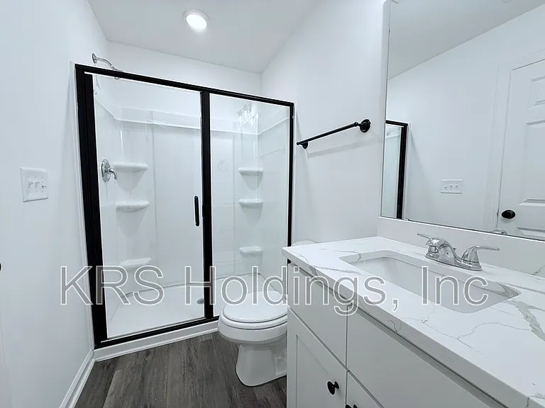 1420 Maplewood Dr #C — Photo 9