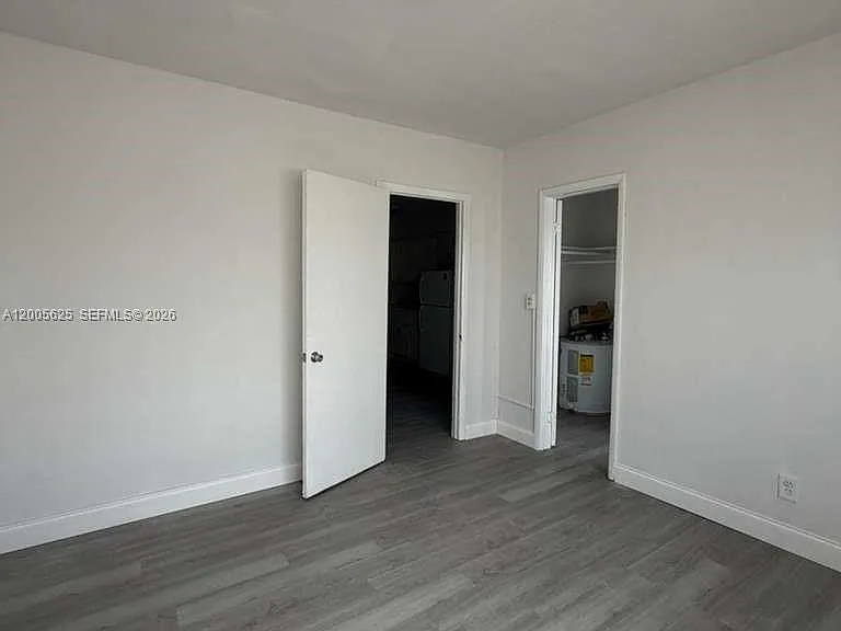1628 SW 7th St #9 — Photo 3