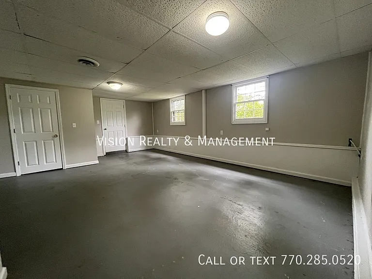 153 Carroll Cir — Photo 44