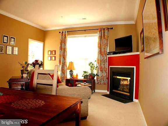 2nd image of 3820 Lightfoot St Unit 219