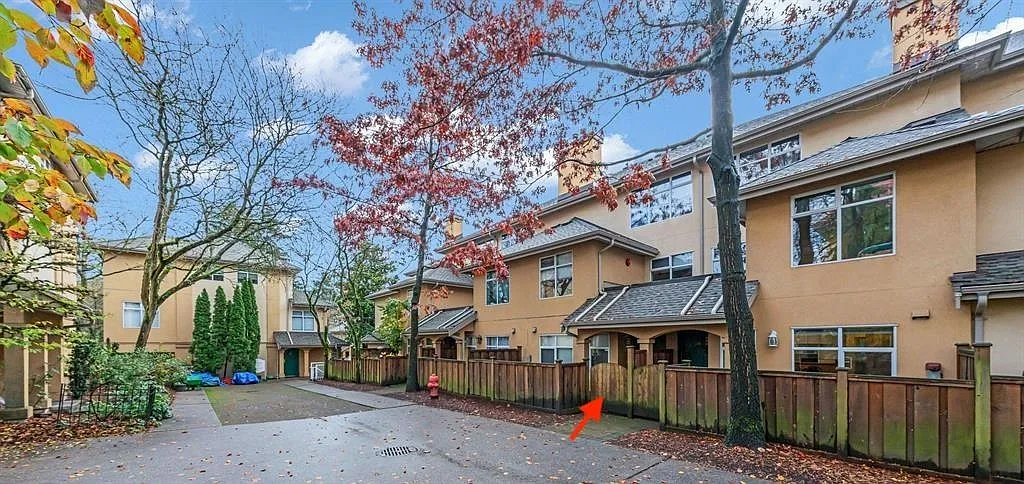 3 bed, 1352 sqft, $3,350 — Photo 2