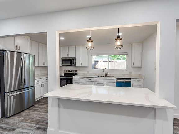 2nd image of 1805 Boulder Dr #1