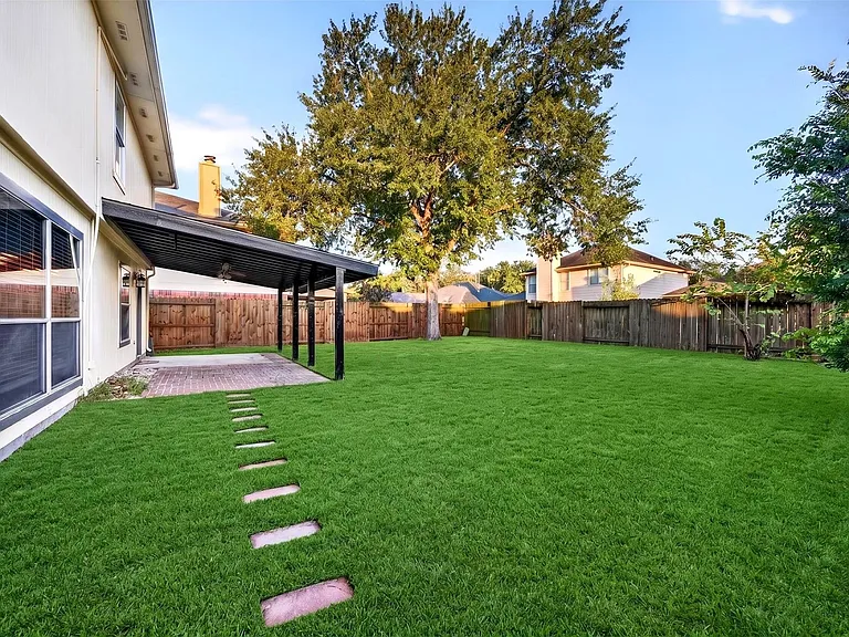 11526 Socorro Ln — Photo 38