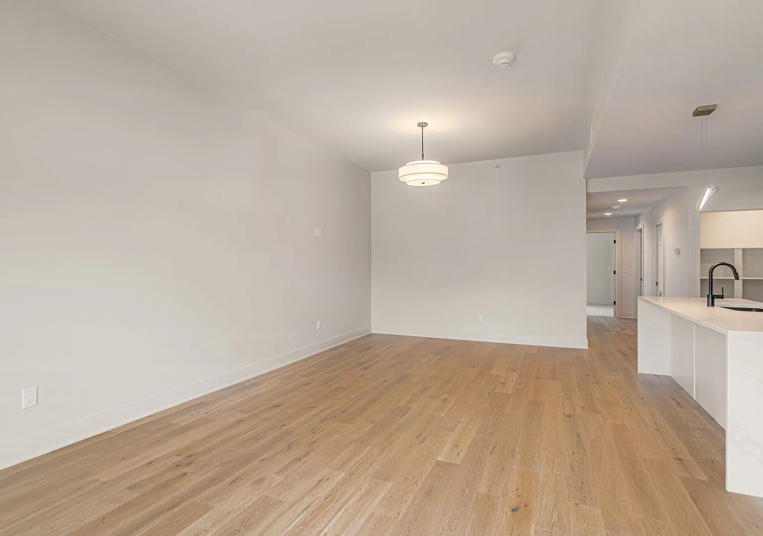 200 West Gregory Boulevard — Photo 2
