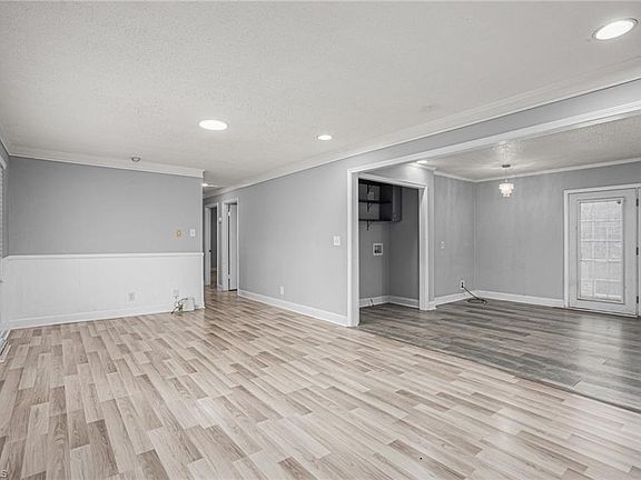5th image of 2545 Hyde St