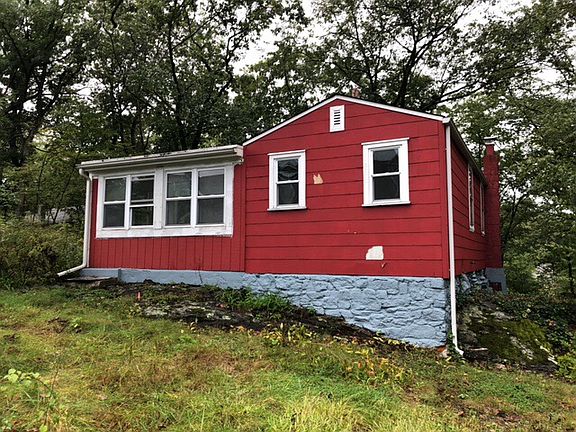 2nd image of 82 Circle Dr