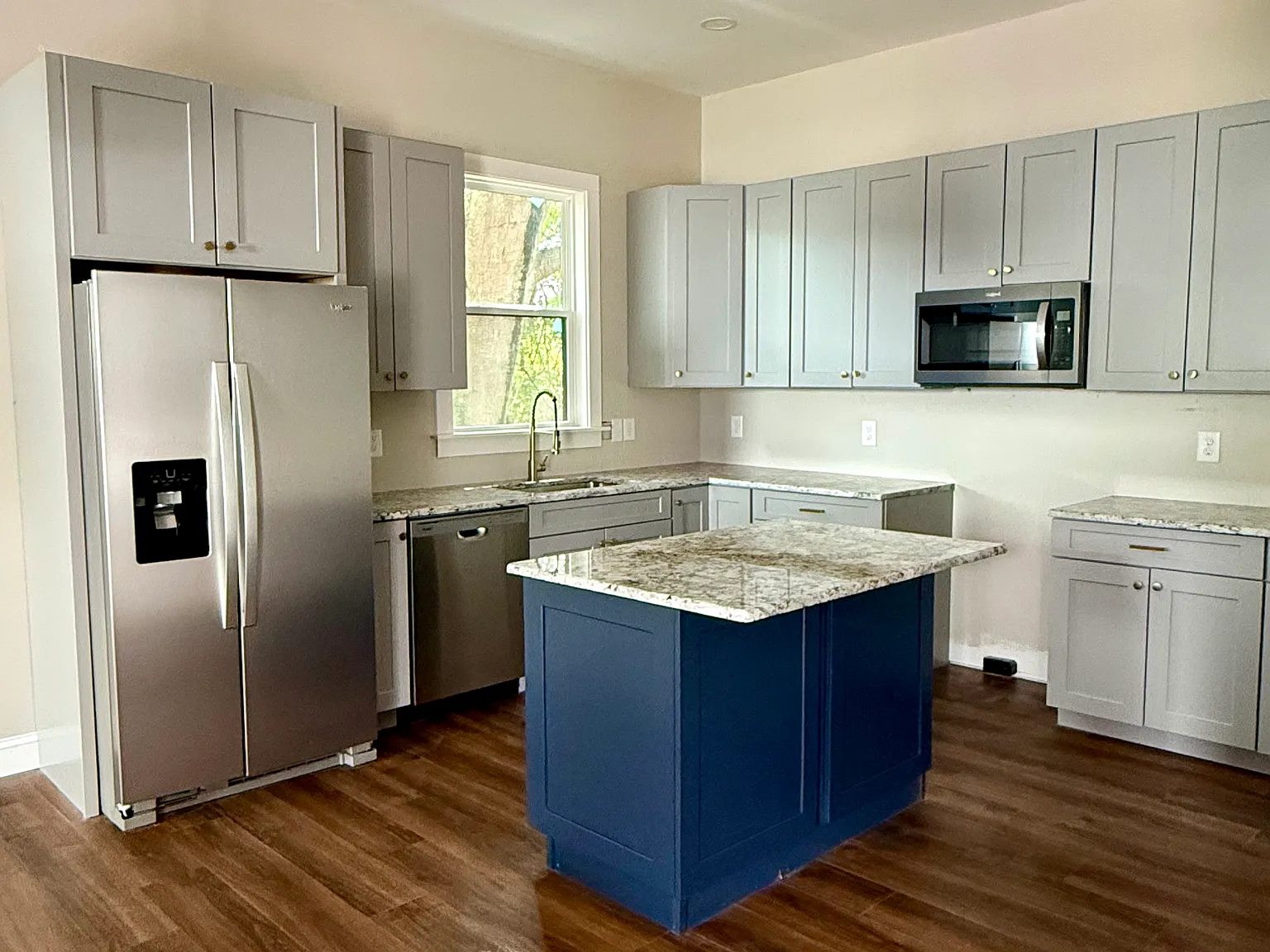 3 bed, 1800 sqft, $2,500 — Photo 1