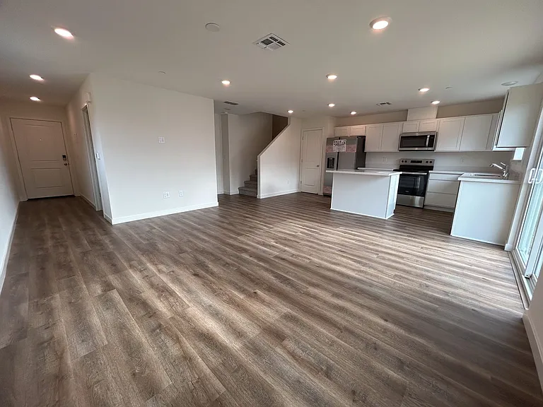 847 Congaree Ln — Photo 3