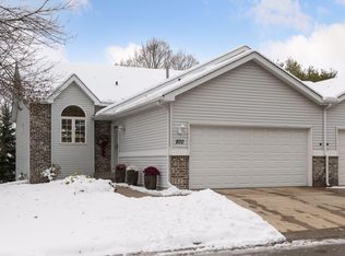 970 Kimberly Ln, Chanhassen, MN 55317
