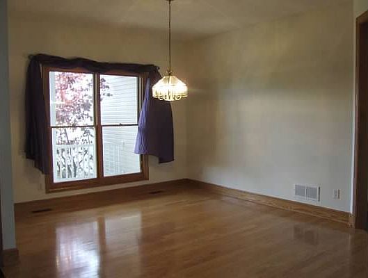 3rd image of 326 Glenmoor Dr