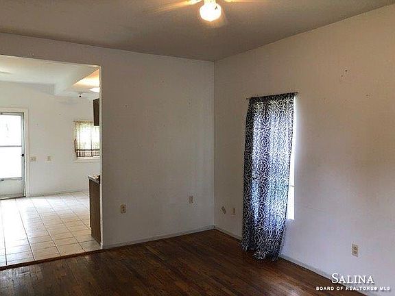 5th image of 210 N Spear St