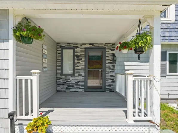 96 I St, Dracut, MA 01826