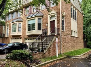 11350 Hollowstone Dr, Rockville, MD 20852