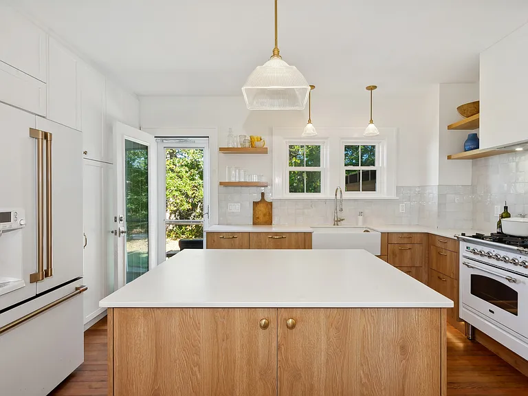 139 Edgemere Dr — Photo 15