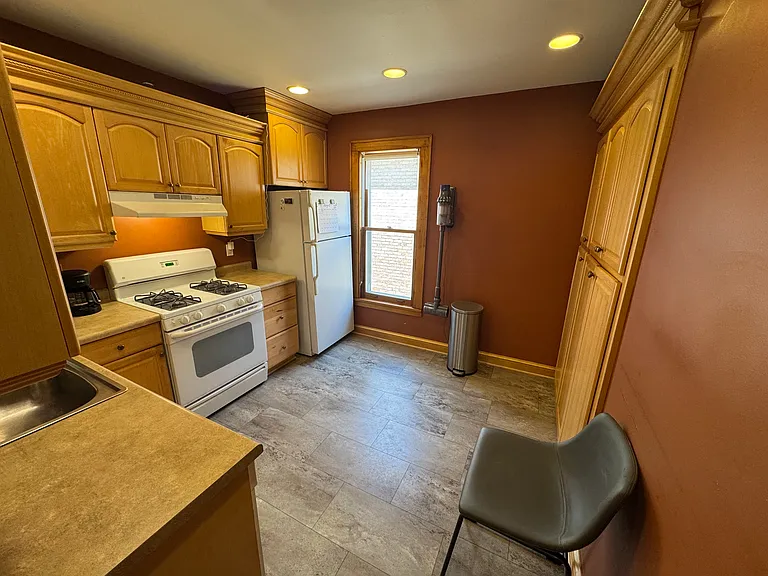 2826 Pleasant Ave #202 — Photo 10