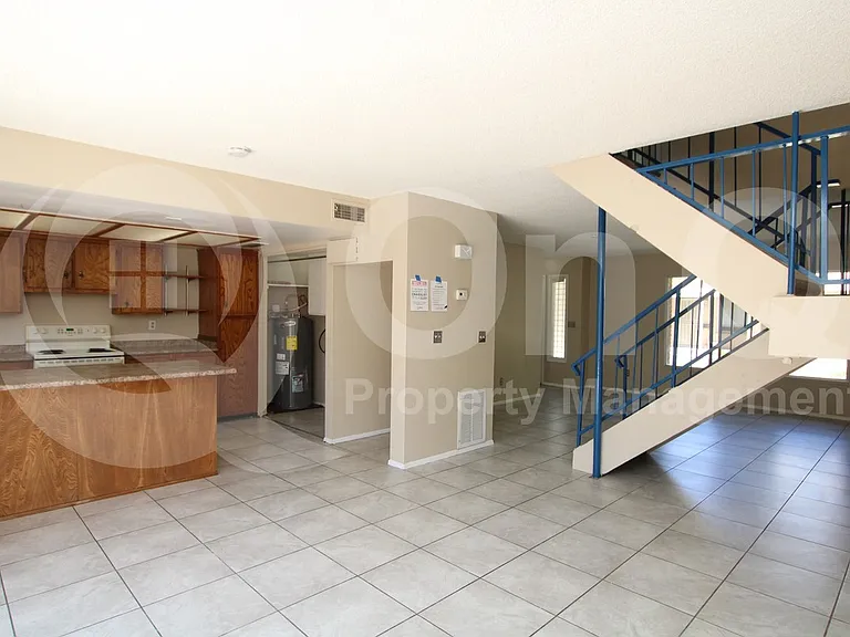 3843 S Mill Ave — Photo 3