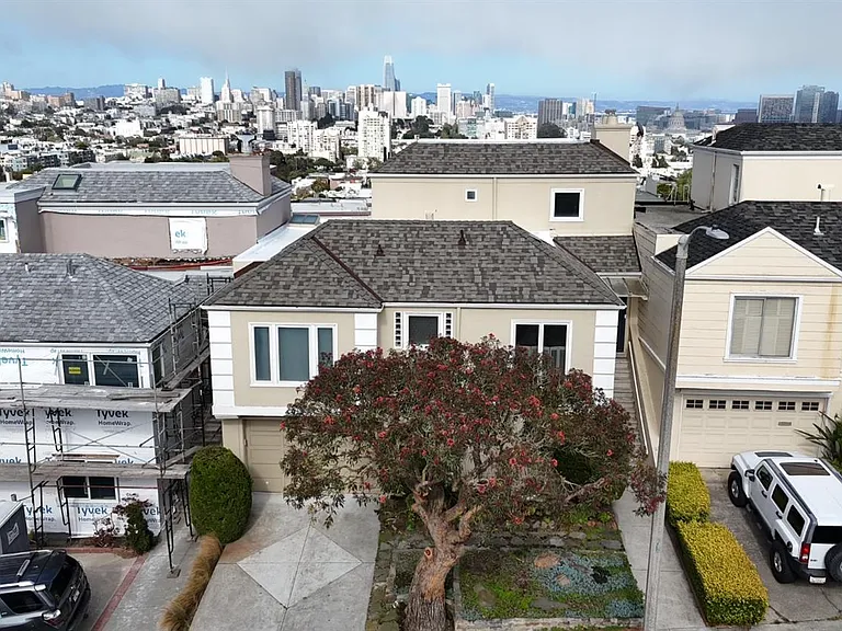 72 Fortuna Ave — Photo 3