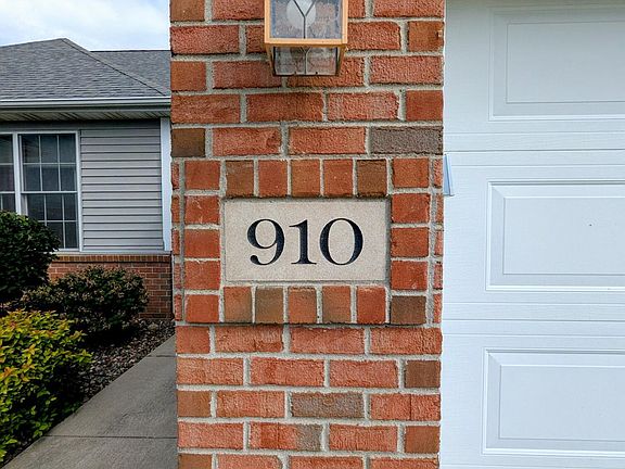 4th image of 910 Murbach St