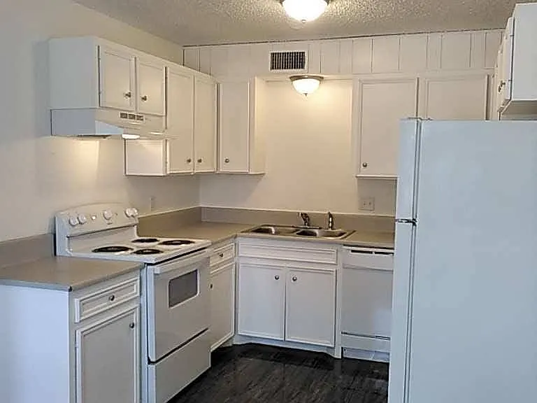621 Baker St #22 — Photo 7