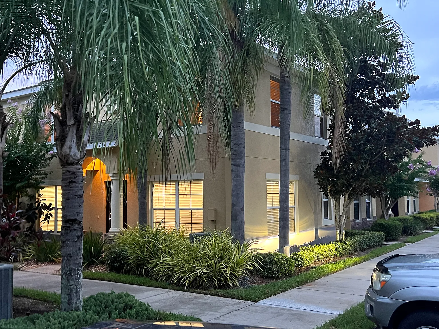 3 bed, 2.5 bath, 1364 sqft, $1,800 — Photo 4