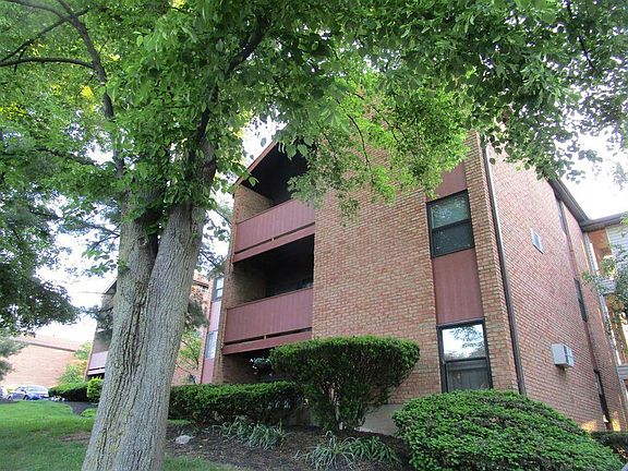 2nd image of 4905 Chalet Dr