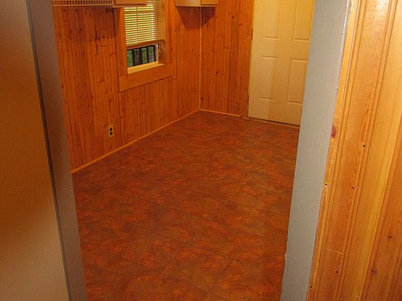 Mudroom to Laundry