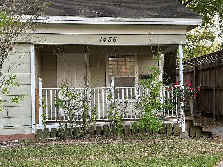 1456 Godwin St — Photo 9