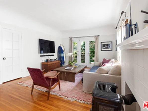 946 9th St APT E, Santa Monica, CA 90403