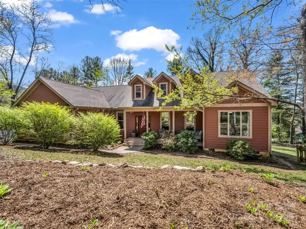 16 Lily Hill Rd, Swannanoa, NC 28778