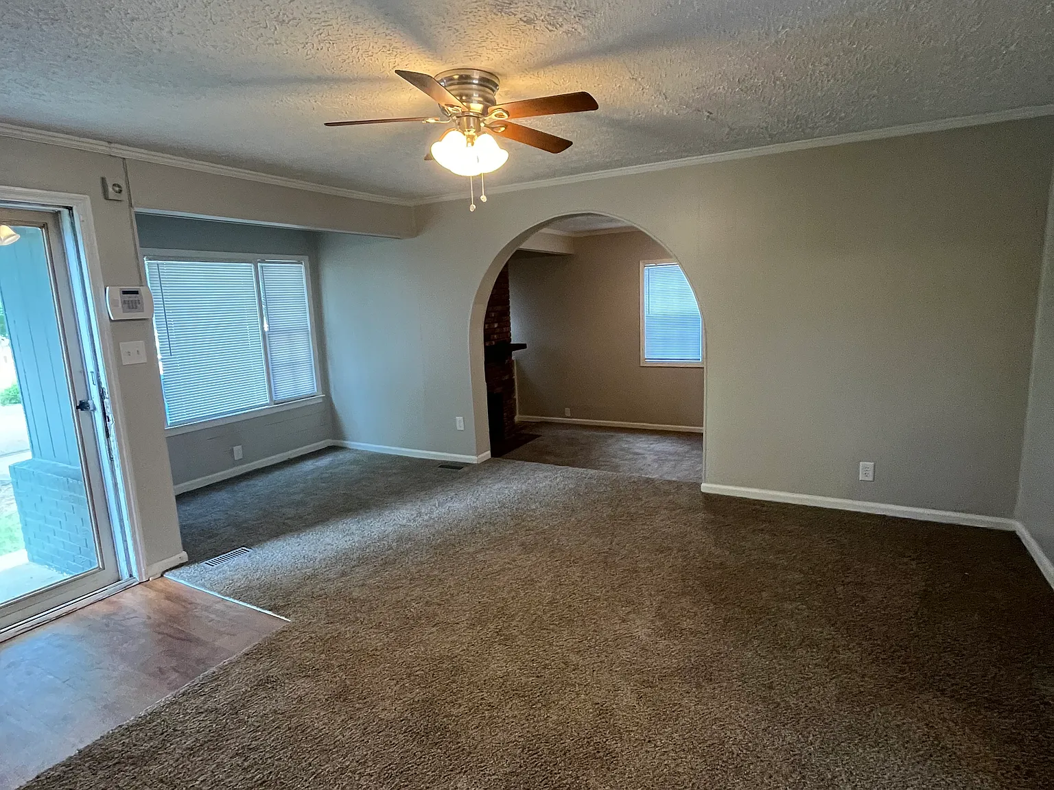 3 bed, 1316 sqft, $1,200 — Photo 2