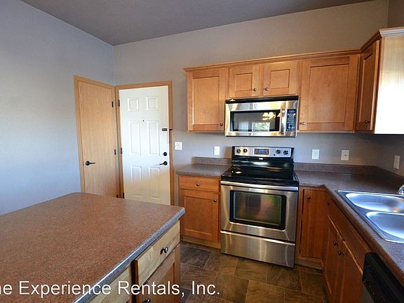 3rd image of 1105 E 73rd St #102