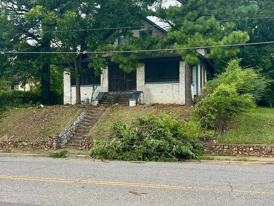 2nd image of 1402 Fred L Shuttlesworth Dr