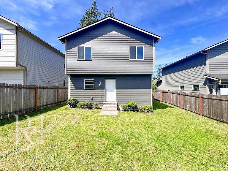 690 SE Olga Cir — Photo 22