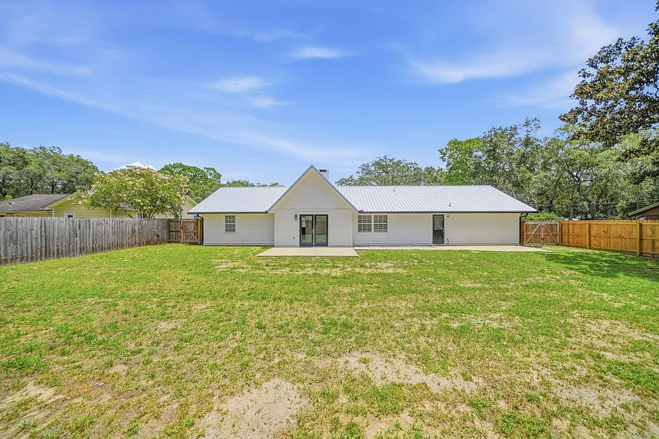 3 bed, 1612 sqft, $2,500 — Photo 4
