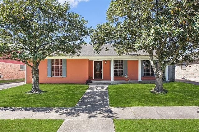 1st image of 2531 Chelsea Dr