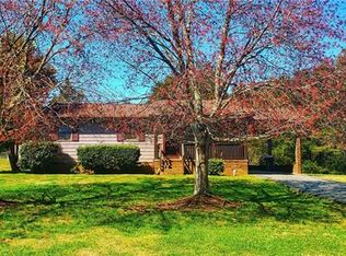 3426 Farmfield Dr, Claremont, NC 28610